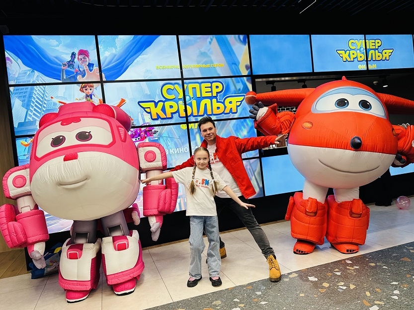 Ведущий Детского радио Супер Гарик озвучил &laquo;Супер Крылья. Фильм&raquo;